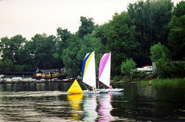 d15_boatshou2003_010race (1).JPG
